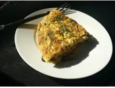 Wiosenny omlet szpinakowy