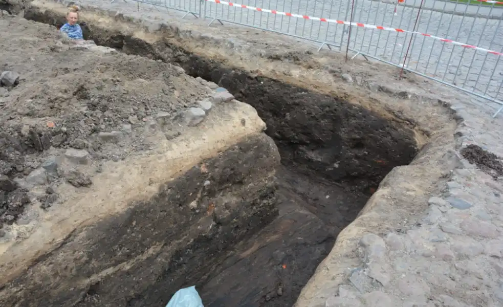 Odkrycie archeologiczne z XVI w. pod najdłuższym rynkiem w Europie - w Pułtusku