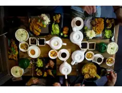 Za co Polacy uwielbiają orientalną kuchnię?