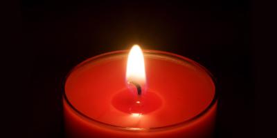 Znicze na ulicy Jana Pawla II