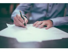 Burmistrz podpisał dwa kontrakty warte ponad milion złotych