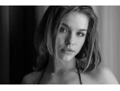 Czym myć strefy intymne? W jaki produkt powinnaś się zaopatrzyć