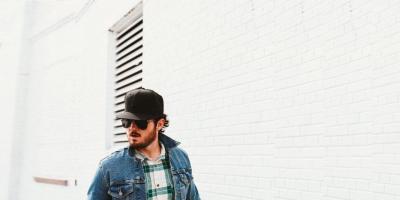 Dlaczego warto posiadać męską kurtkę jeansową?