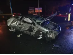 Pijany kierowca najpierw doprowadził do kolizji, a potem uciekał wpław przez rzekę. Został zatrzymany