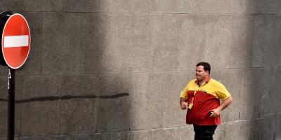 Nowa metoda oszustów. Podszywają się pod kurierów i firmę kurierską