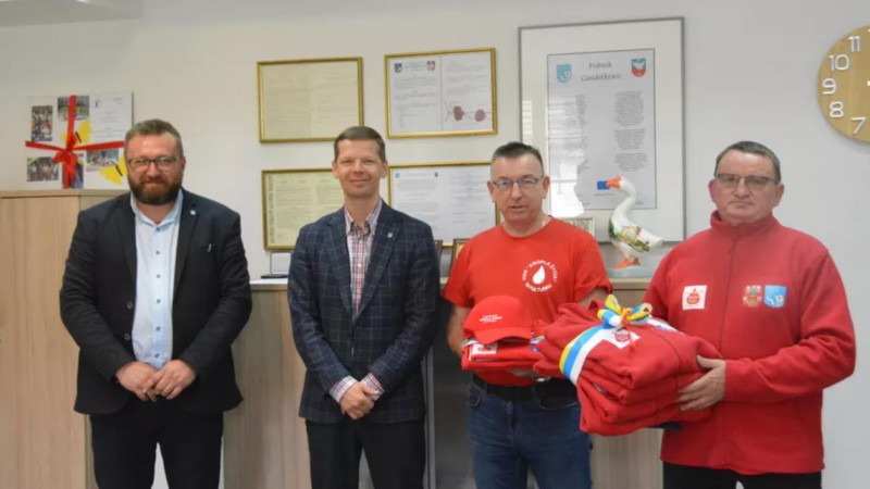Klub HDK PCK “Kropla życia” w Pułtusku obdarowany przez Gminę Pułtusk