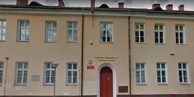 Nadzwyczajna sesja Rady Miejskiej w Pułtusku w sprawie szkoły w Bobach