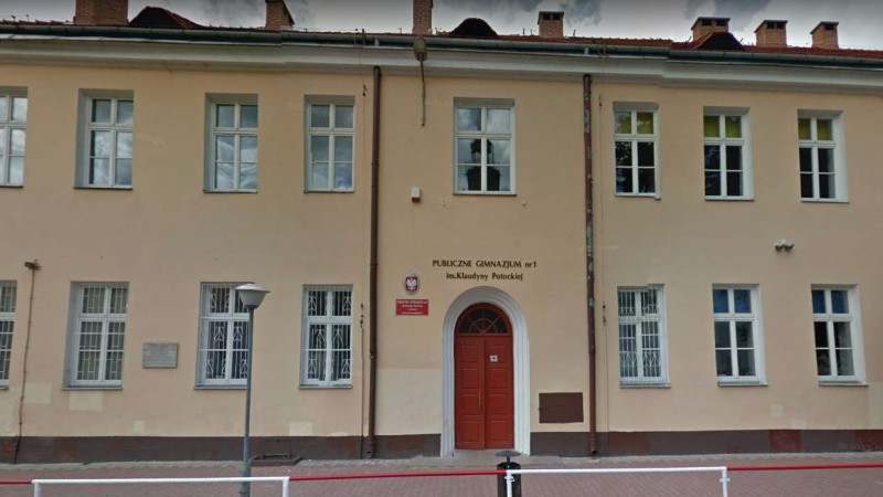 Nadzwyczajna sesja Rady Miejskiej w Pułtusku w sprawie szkoły w Bobach