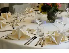 Savoir-vivre przy stole. Zasady, które powinieneś znać.