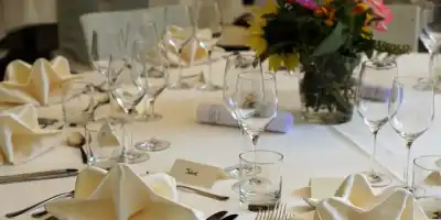 Savoir-vivre przy stole. Zasady, które powinieneś znać.