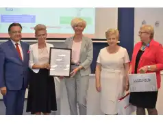 Dorota Sobocińska i Anna Świerczewska -  opiekunowie stypendystów z Ruszkowskiego wyróżnieni 