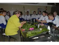 Niezywkłe warsztaty w pułtuskim Prusie. Dania i potrawy z kwiatów i ziół.