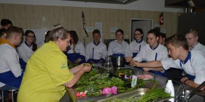 Niezywkłe warsztaty w pułtuskim Prusie. Dania i potrawy z kwiatów i ziół.