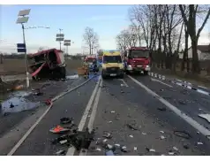 Wypadek w Kacicach pod Pułtuskiem. Są ranni.