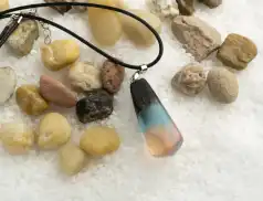 Jak wykonać unikatową biżuterię z żywicy do odlewów?