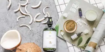 Olejowanie włosów.