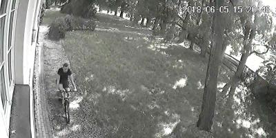 Policjanci szukają sprawcy ataku na kobietę. Rozpoznajesz go?