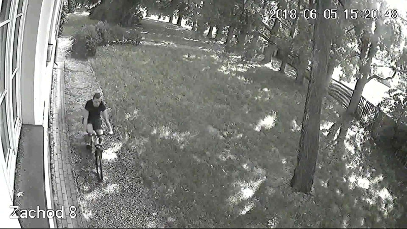 Policjanci szukają sprawcy ataku na kobietę. Rozpoznajesz go?