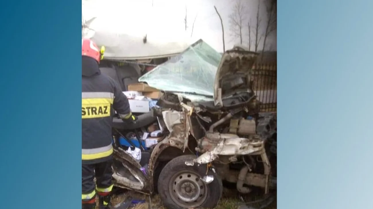 Wypadek kuriera w Budach Pobyłkowskich (gm. Pokrzywnica) [ZDJĘCIA]