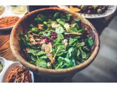 Pyszna sałatka z kurczakiem