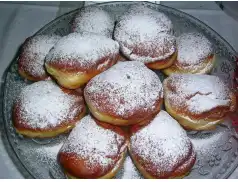 Tłusty Czwartek 2018 w Pułtusku. Ile kalorii ma pączek?