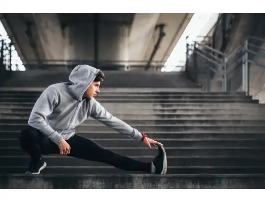 Jak wybrać bluzę sportową? Która będzie najlepsza?