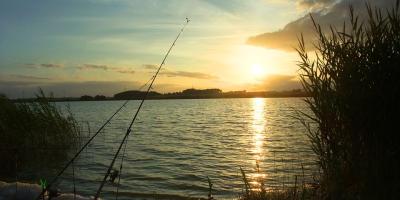 Zaatakował wiosłem, bo myślał, że to złodzieje