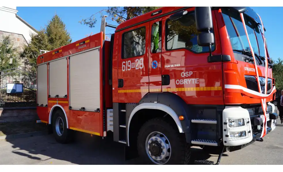 Nowy wóz strażacki dla OSP Obryte oficjalnie przekazany jednostce