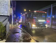  Pożar warsztatu samochodowego w Legionowie – szczegóły akcji straży pożarnej