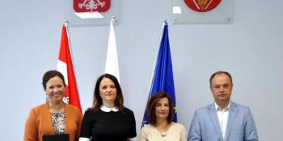 Dyrektorzy kilku placówek oświatowych w Pułtusku odebrali akty powierzenia