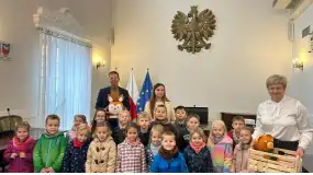 Wizyta przedszkolaków w Urzędzie Miejskim z okazji Święta Dyni