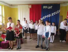 Z Regionu: Uczniowie z Pobyłkowa Dużego uczcili Niepodległą