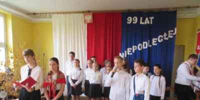 Z Regionu: Uczniowie z Pobyłkowa Dużego uczcili Niepodległą