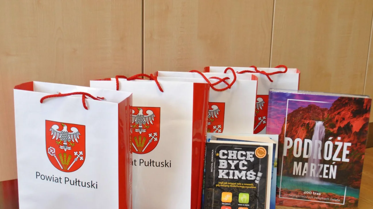 Najlepsi uczniowie nagrodzeni przez pułtuskie Starostwo